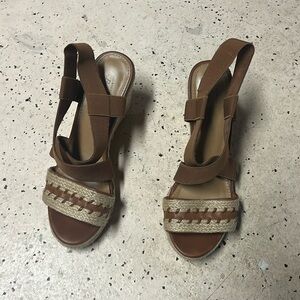 Sandals with heel